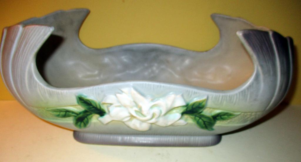 Roseville Console Planter (1 of 3)