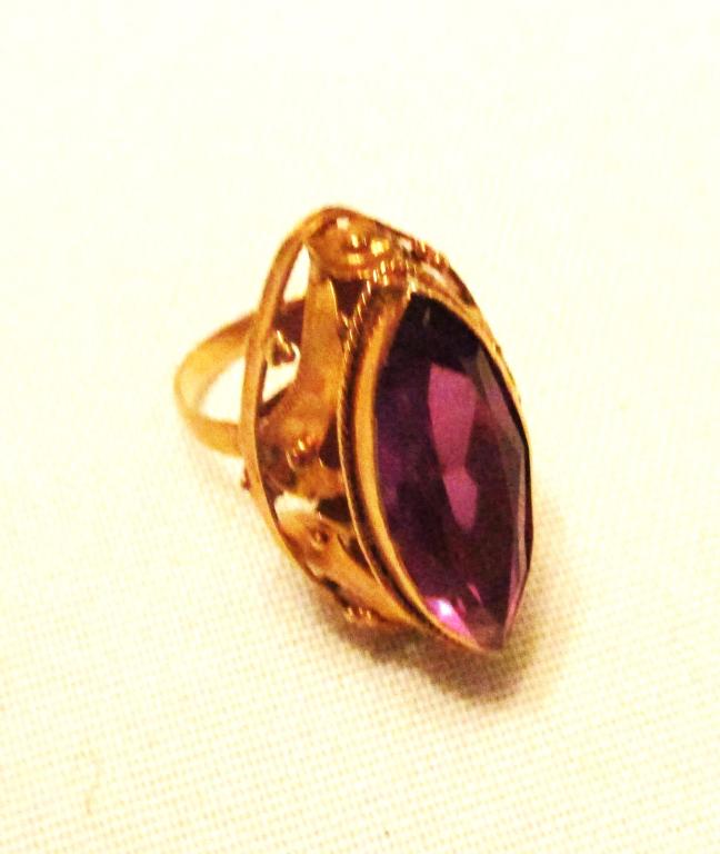 18K Gold and Amethyst ? Lady's Ring (1 of 3)