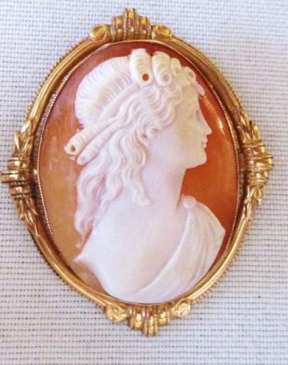 Beautiful Victorian Cameo Brooch, Set in 10k Gold (1 of 2)