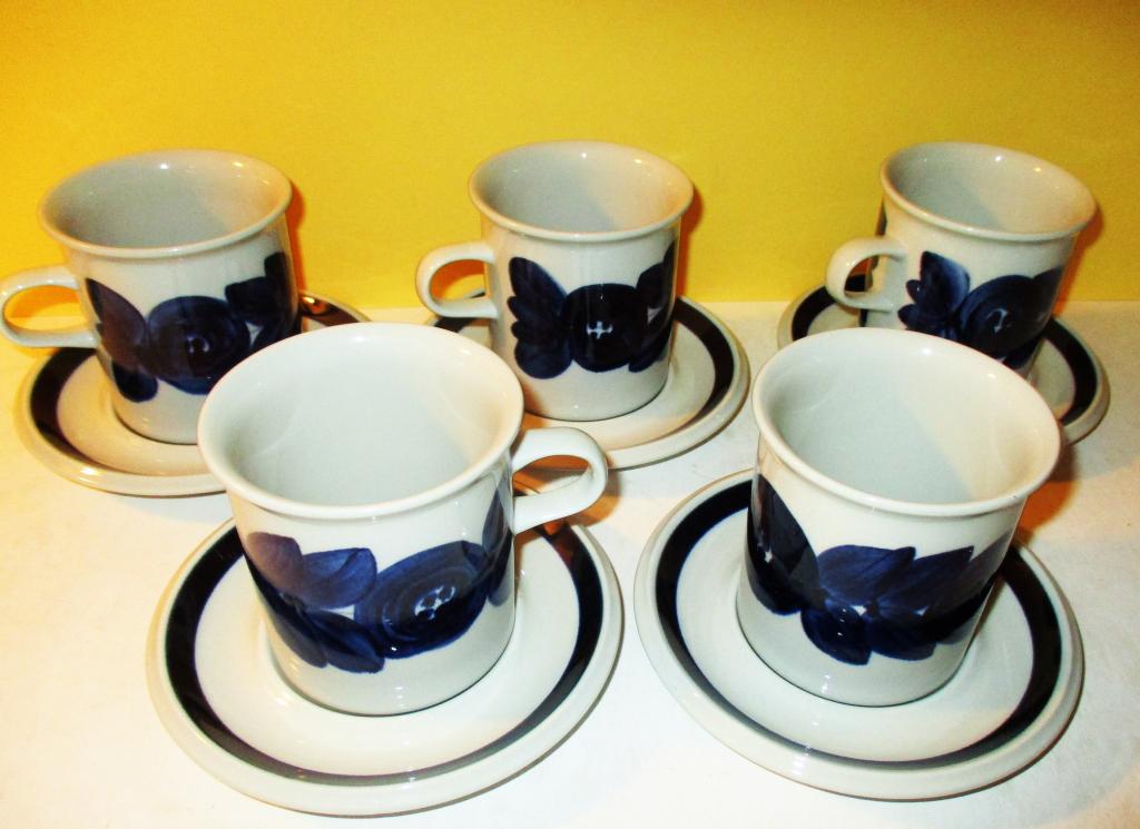 Lot of 5 Arabia Cups and Saucers: Lot consisting of five Arabia cups and saucers. All in good condition. Approx. size is 3 1/4" across the top diameter and approx. 3 1/2" tall.