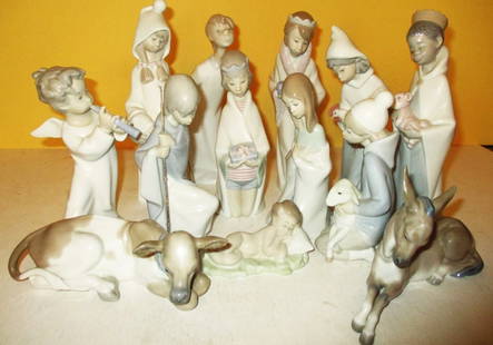 Lladro Nativity with 13 Figurines: Lot Consists of 13 Figurines Representing th Holy Nativity Group. All Figurines are in Good Condition