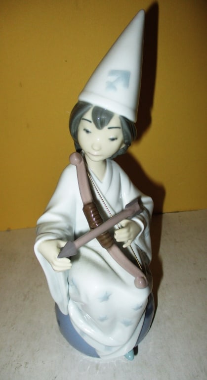 Lladro Figurine of Zodiac Sagettarius (1 of 1)
