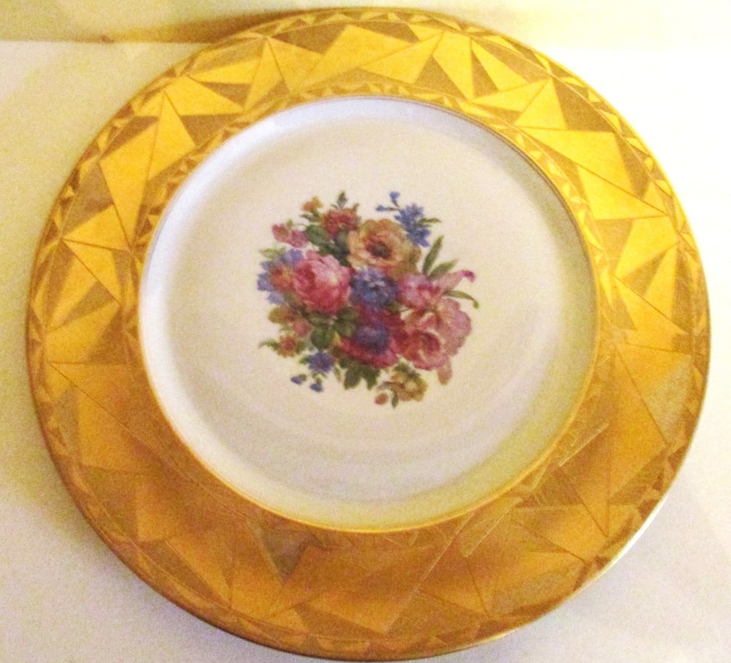 Set of 8 place settings of Heinrich dinner plates (1 of 1)