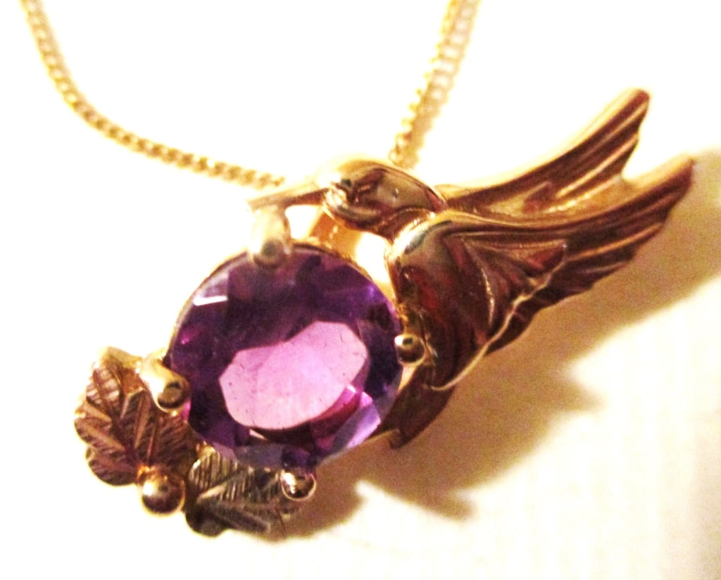 10K gold pendant with amethyst stone (1 of 2)