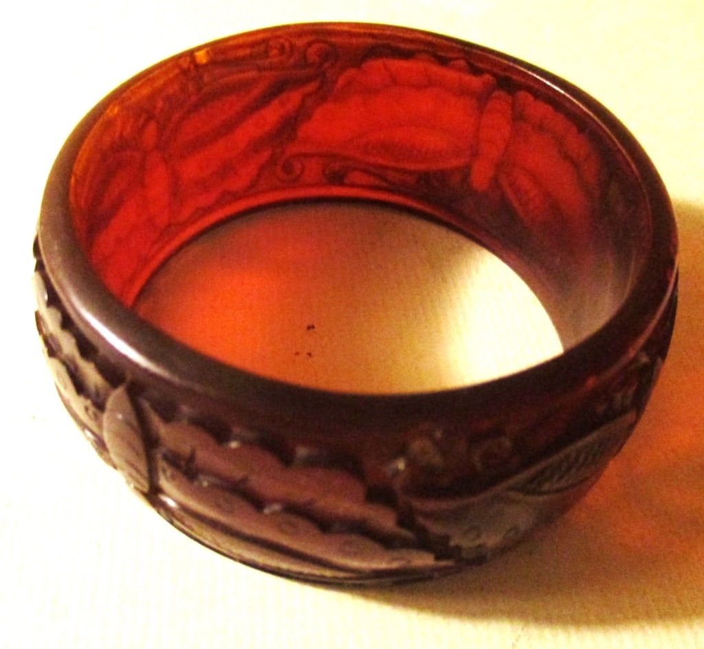1920's Bake-Lite Bangle Bracelet (1 of 2)