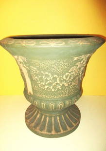 Large  Pottery Garden Urn: Lot Consists of a Robinson Rainsbottom Pottery Garden Urn. Signed made in "Roseville Ohio" In Fair to Good Condition. Approximately 14" Inches Tall and Approximately 15" Inches in Diameter. For Draina