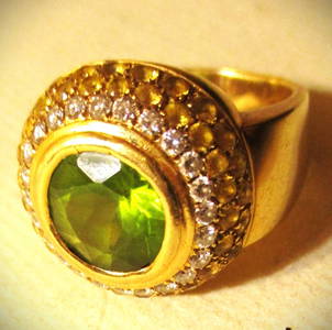 18K Yellow Gold Ring Set w / Peridot, Diamonds etc