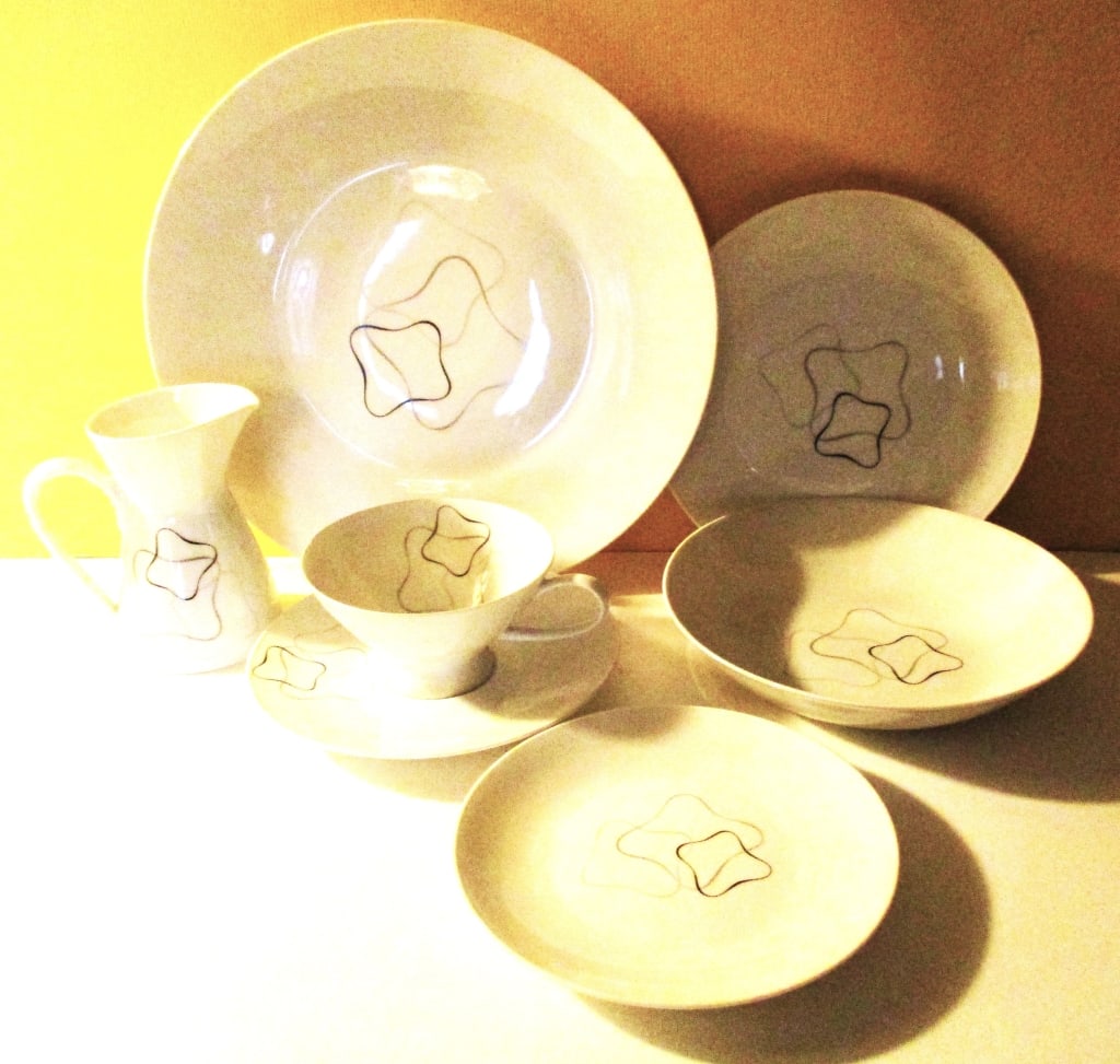 Set of Porcelain Rosenthal Dinnerware (1 of 2)