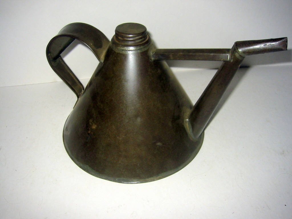 Shaker Oil Container: Shaker cooking oil dispenser, most likely from the late 19th century in good condition.