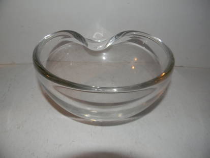 Hand Blown Glass Bowl for Tiffany: Hand blown glass bowl signed by Elsa Peratti for Tiffany & Co. Signed o base in very good condition. 3 1/2" tal and 7" diameter.