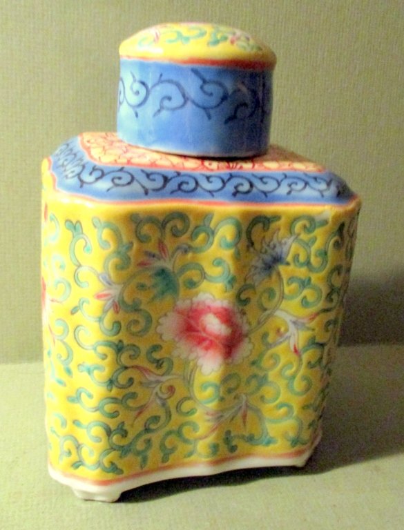 Chinese Porcelain Tea Caddy (1 of 1)