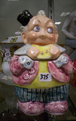Majolica Tobacco humidor w/ googlie faced man: Majolica Tobacco humidor w/ googlie faced man