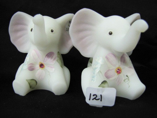 Fenton 2-HP white elephants 5058: Fenton 2-HP white elephants 5058