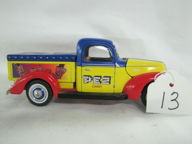 1944 Metal Pez truck - by Golden: 1944 Metal Pez truck - by Golden