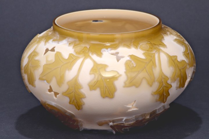 "Victorian Oak" 4"x 6" pierced rosebowl. 2-color,: "Victorian Oak" 4"x 6" pierced rosebowl. 2-color, topaz/bone