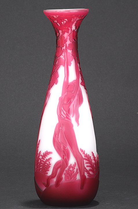 "Eve" 8" x 2" vase. 3-color, cranberry/white/ cryst: "Eve" 8" x 2" vase. 3-color, cranberry/white/ crystal.