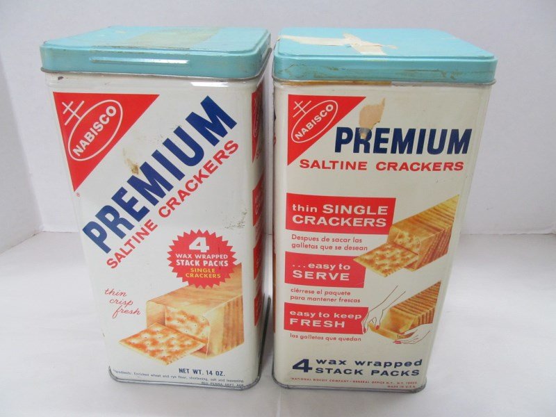 Lot of 2 Vintage Premium Saltine Cracker Tins: Lot of 2 Vintage Premium Saltine Cracker Tins
