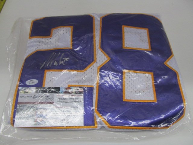 SPORTS MEMORABILIA ~ Autographed #28 Adrian Peterson: SPORTS MEMORABILIA ~ Autographed #28 Adrian Peterson Jersey ~ Size 48