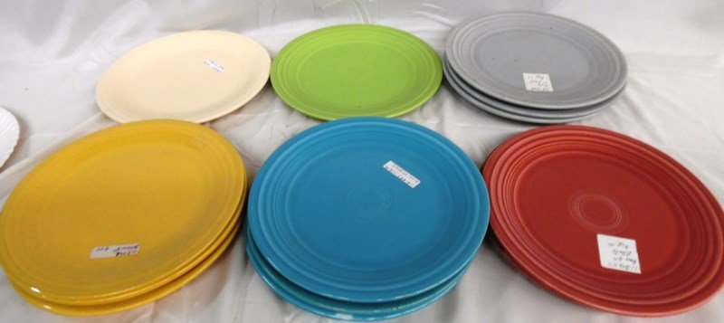 Lot of 12 Vintage Fiesta Ware 9" Plates: Lot of 12 Vintage Fiesta Ware 9" Plates