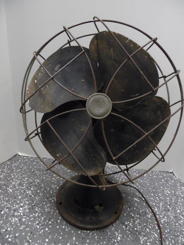 Vintage Variable Speed Emerson Electric Table Fan (1 of 7)