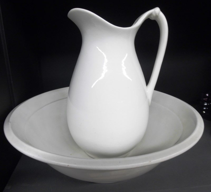 Vintage Dresden Pitcher & N.C. Hotel E.L.O. Wash Bowl: Vintage Dresden Pitcher & N.C. Hotel E.L.O. Wash Bowl