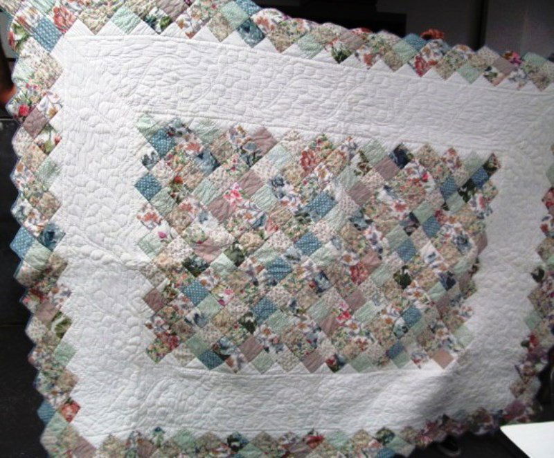 QUILT (C) RICK RACK CRAZY QUILT 70 X 84 (1 of 4)