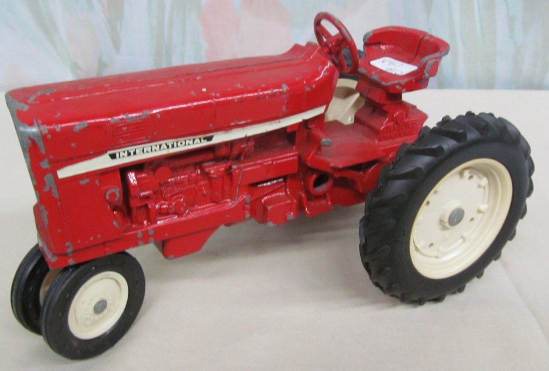 Vintage Red International Harvester Toy Tractor (1 of 6)