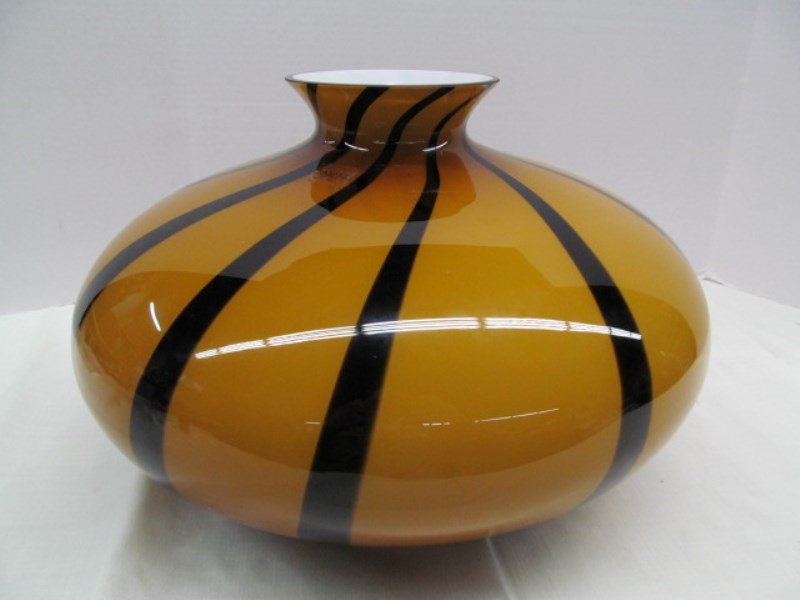 Large Sasaki Nautilus Cameo Art Glass Striped Vase Feb 13