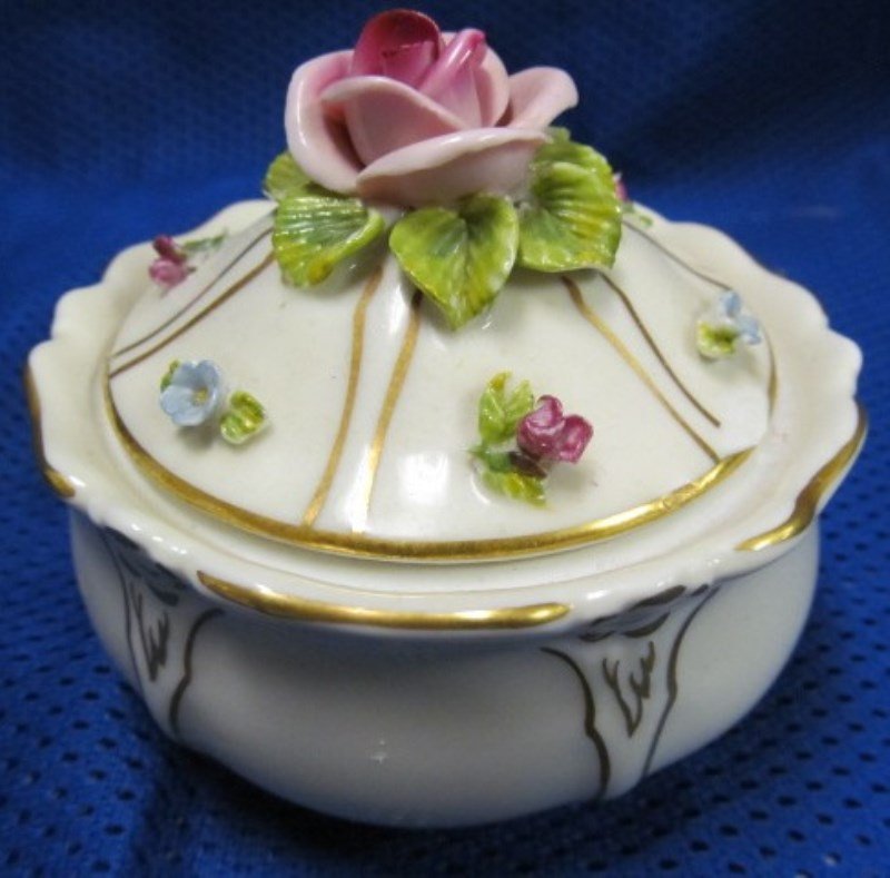Vintage Porcelain Dresden Powder Box ~ 3" Tall (1 of 6)