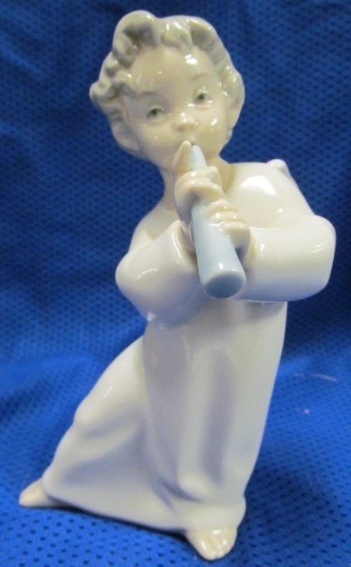 Lladro Nao Little Angel Boy Playing Instrument 6" Tall (1 of 6)