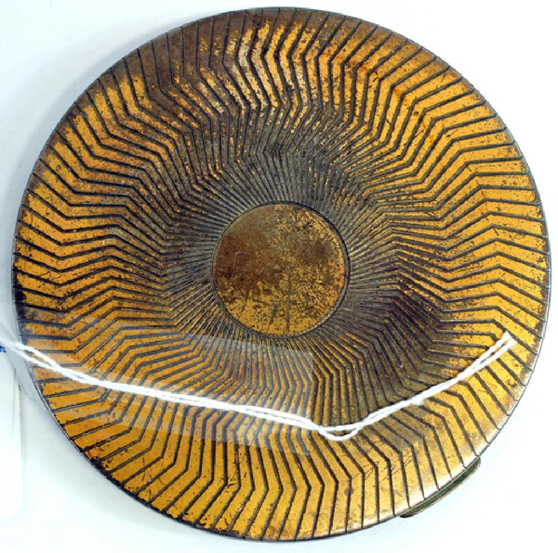 Antique Fifth Rex Avenue Compact sterling Silver: Antique Fifth Rex Avenue Compact sterling silver with gold wash with mirror and makeup pad that has never been used.