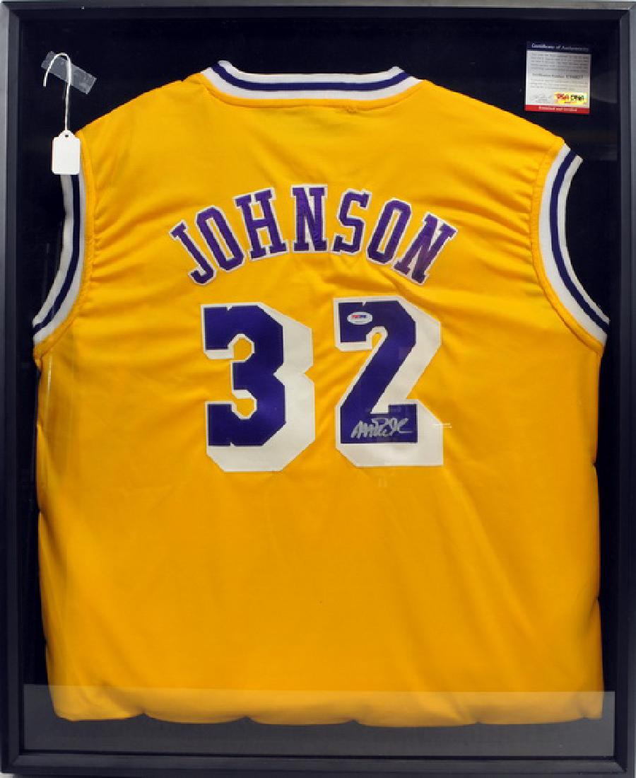 Magic Johnson Signed Jersey Psa/dna Coa (1 of 2)