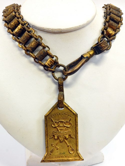 Rare Odd Fellows Badge/and Knights Sword Chain: Odd Fellows Home Dedication Badge 1892 And Knights Of Columbus Sword Chain Gold Wash