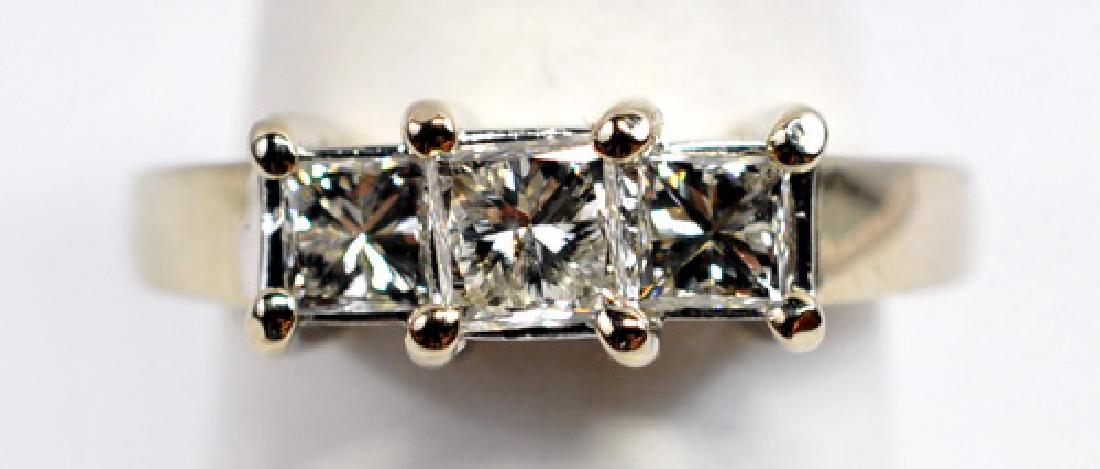 Ladies 10k 3 Stone 1.5 Cttw Diamond Ring 7 (1 of 4)