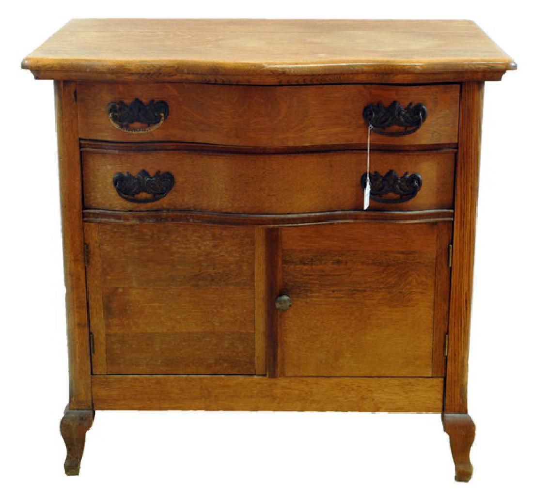 Antique Oak Commode: Measures 32x30x20