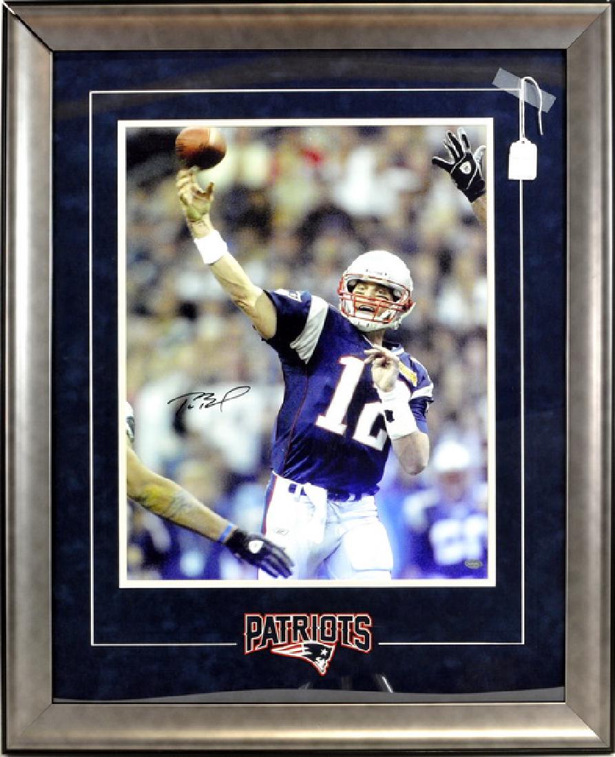 Tom Brady Signed And Framed Photo Coa: Mounted Memories Coa, Measures 32x25