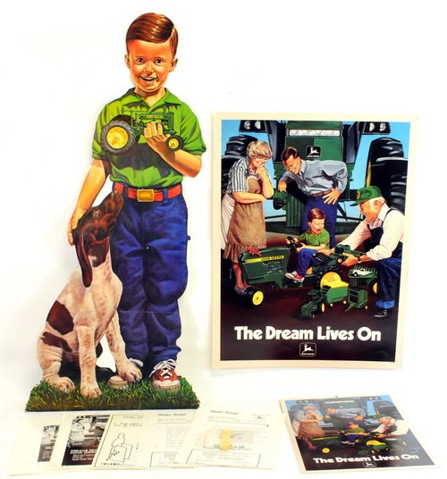 John Deere Radio Advertisement with a Fold Up: Easel and Posters for display. Comes with a Cassette and has never been used and still in it's original box. Job # 3765