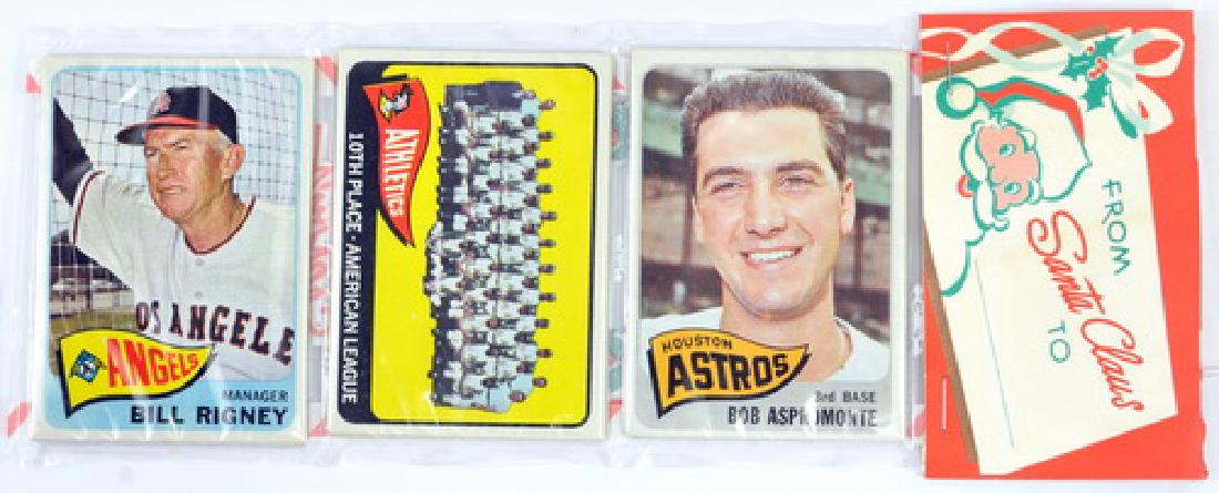 1965 Topps Christmas Rack Pack (1 of 2)