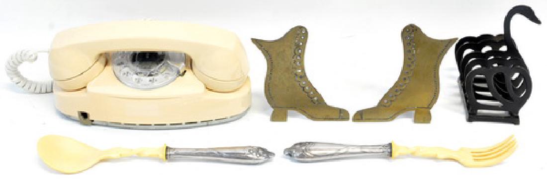 4 Item Misc. Lot: 1. Victorian Heavy Brass Deco (1 of 1)