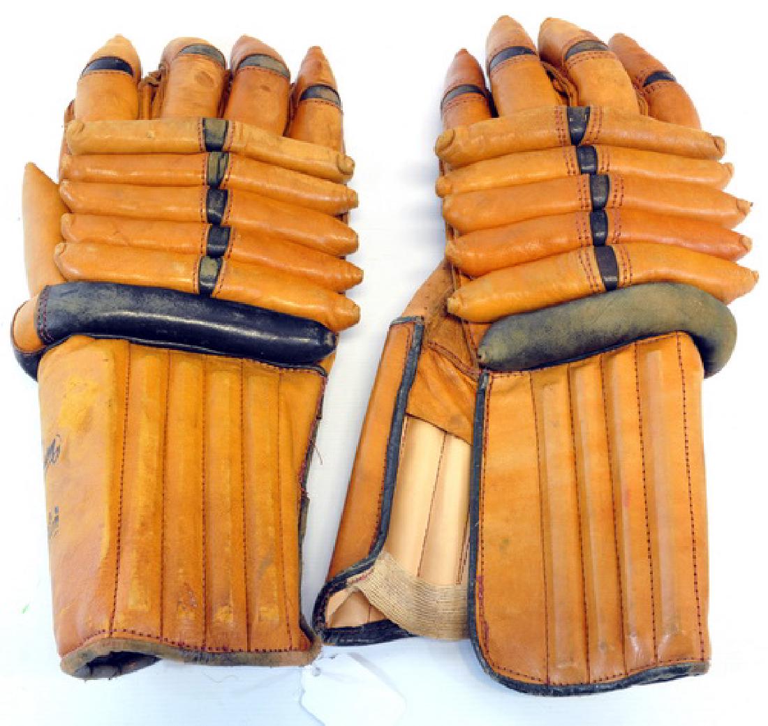 Vintage Ice Hockey Gloves Model Sss7