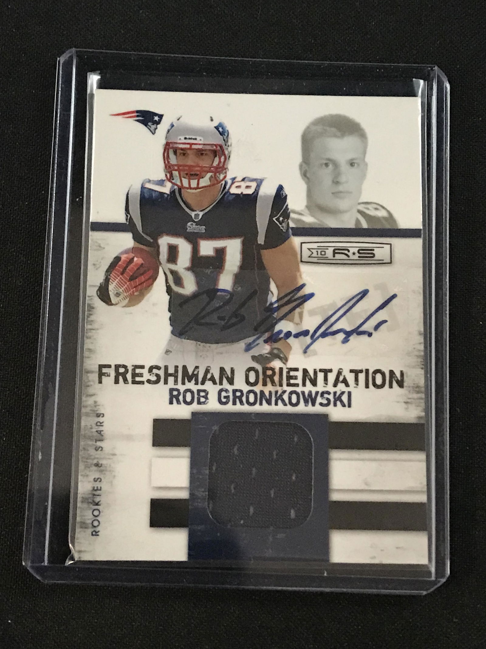 2010 Panini Rob Gronkowski Rookie Auto Jersey (1 of 2)