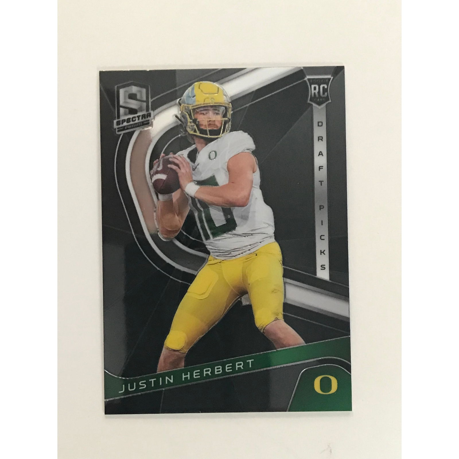 2020 Panini Spectra Justin Herbert Rookie Card (1 of 2)