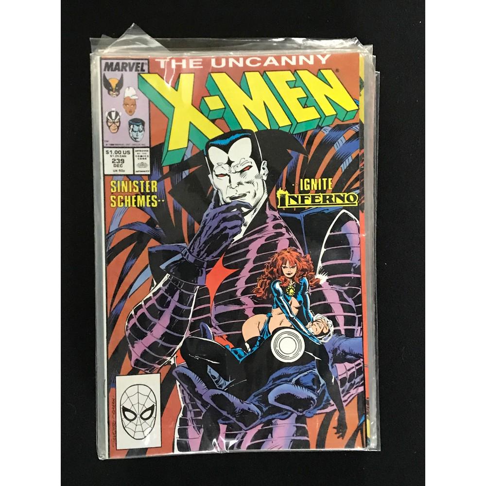 46 Vintage Comic Books With Super Hero (1 of 15)