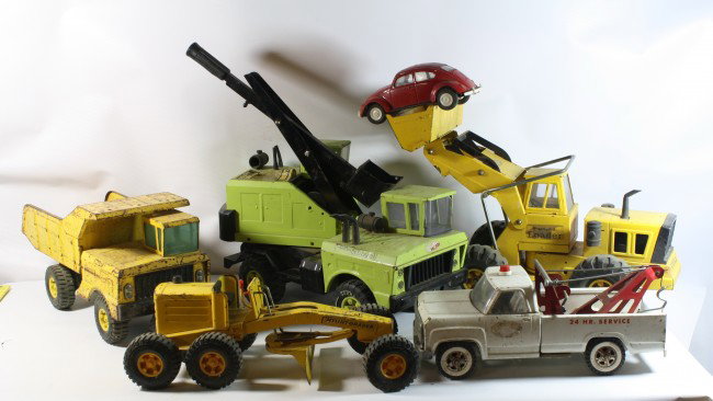 6 Toy trucks and cars, Tonka Loader, Dump ,Tow, Gr: 6 Toy trucks and cars, Tonka Loader, Dump ,Tow, Grader and others