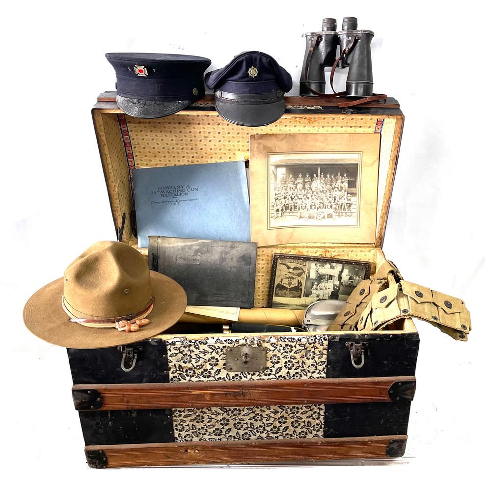Us Wwi Military Footlocker With Contents (1 of 7)