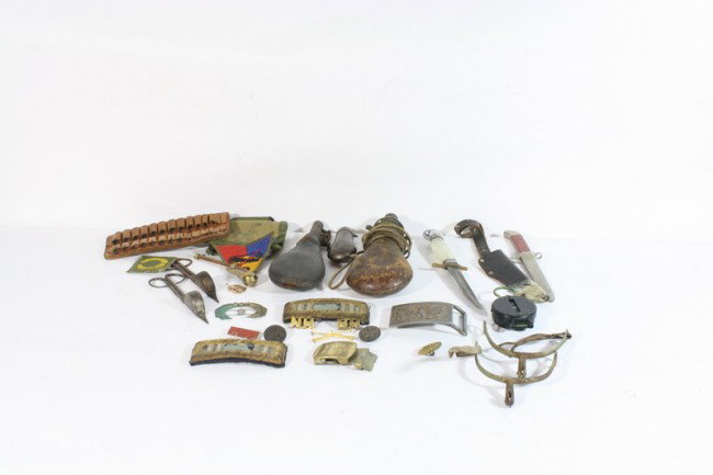 Civil war militray lot, knives, epilettes, compass, : Civil war militray lot, knives, epilettes, compass, buttons etc.