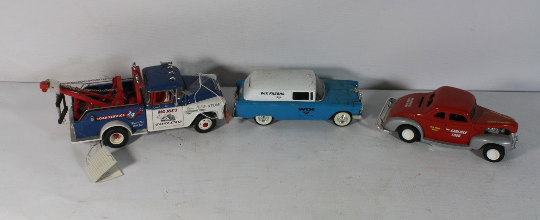 3 Frankling Mint die casts with advertising paint,: 3 Frankling Mint die casts with advertising paint, tow truck and 2 cars