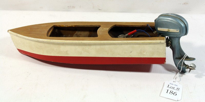 Wood boat model with motor: Wood boat model with motor
