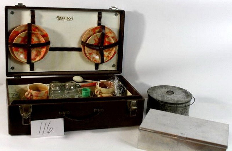 Old car picnic set signed Garrison: Old car picnic set signed Garrison