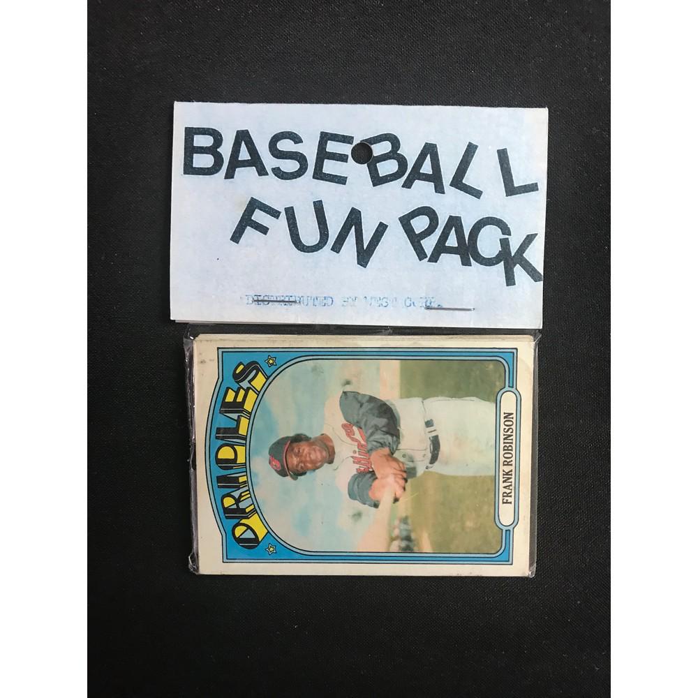 1972 Topps Baseball Cello Fun Pack West Corp (1 of 2)